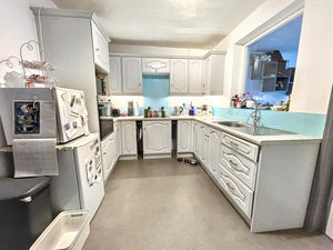 Kitchen- click for photo gallery